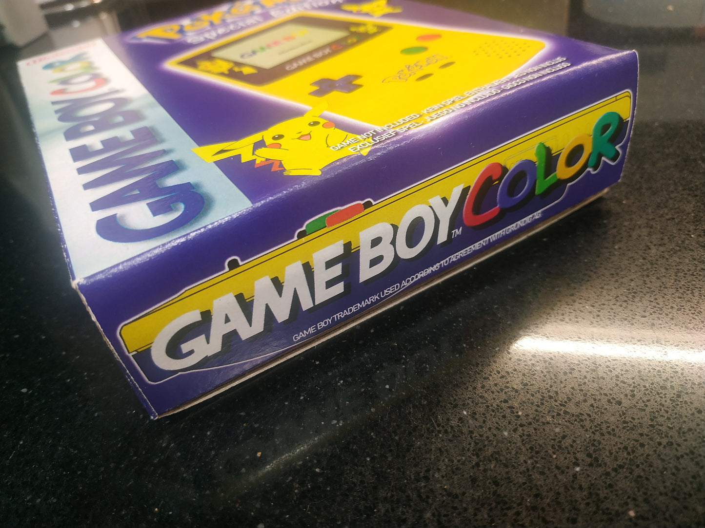 Caja Game Boy Color Edición Pikachu