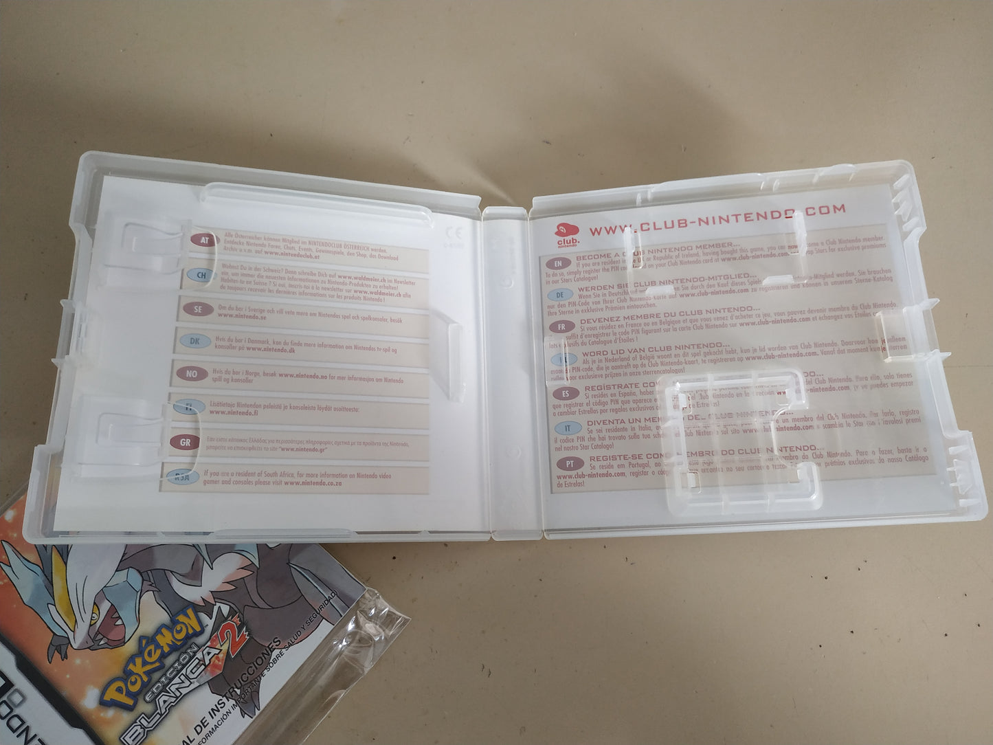 Caja de reemplazo Pokémon Edición Blanca 2